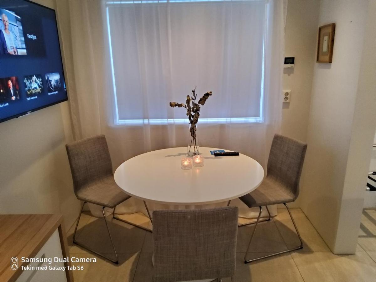 Centrum Apartment อาคูเรย์รี ภายนอก รูปภาพ